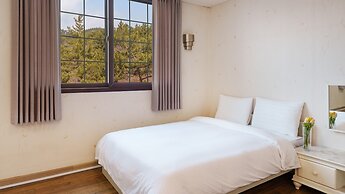 Taean Maumsokui Jip Pension