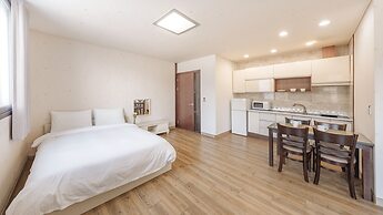 Taean Maumsokui Jip Pension