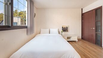 Taean Maumsokui Jip Pension