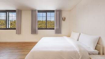 Taean Maumsokui Jip Pension