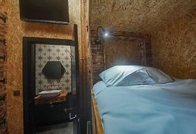 Studio 95 - Shared & Private Rooms