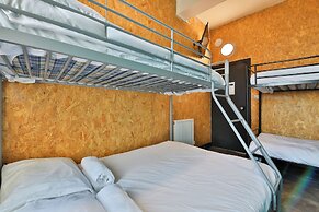 Studio 95 - Shared & Private Rooms