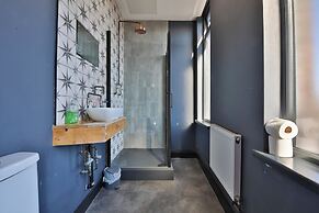 Studio 95 - Shared & Private Rooms