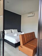 Hillside Premium Hotel