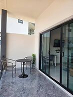 Hillside Premium Hotel