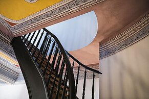 Bouquet Luxury Rooms