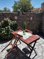 Azra Konuk Evi