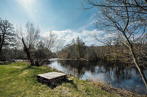 Highland Chalet Retreat With River Views