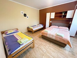 Apartment Combaj 3