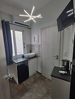 Athina Central Apartment