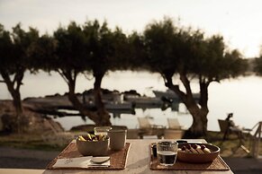 Salt Suites Paros