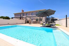 Elegant Villa With Private Pool in Bale