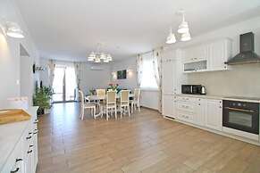 Elegant Villa With Private Pool in Bale