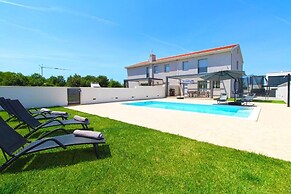 Elegant Villa With Private Pool in Bale