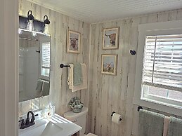 Redbud Tiny Home Resort