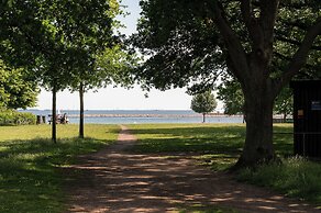 Clover House by Daniel&Jacob's