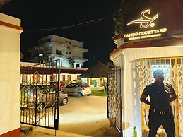 Sands Courtyard