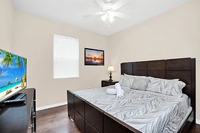 4736 Family Home Near Disney Sea World