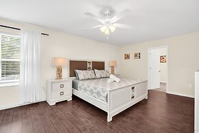 4736 Family Home Near Disney Sea World