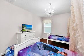 4736 Family Home Near Disney Sea World