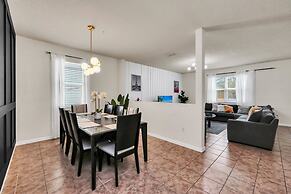 4736 Family Home Near Disney Sea World