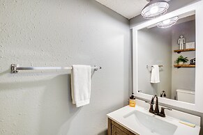 Walk to Lake & Pool: Hot Springs Village Getaway