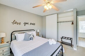 Walk to Lake & Pool: Hot Springs Village Getaway