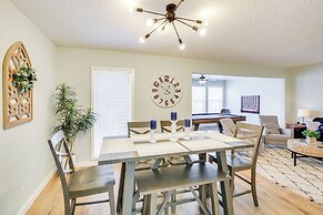 Walk to Lake & Pool: Hot Springs Village Getaway