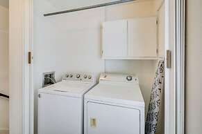 Walk to Lake & Pool: Hot Springs Village Getaway