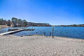 Walk to Lake & Pool: Hot Springs Village Getaway