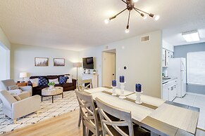 Walk to Lake & Pool: Hot Springs Village Getaway