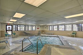 Walk to Lake & Pool: Hot Springs Village Getaway