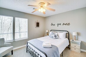 Walk to Lake & Pool: Hot Springs Village Getaway