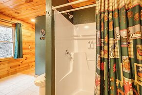 Tree-lined Cabin w/ Hot Tub & Deck in Bryson City