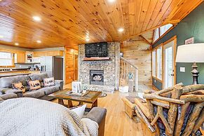 Tree-lined Cabin w/ Hot Tub & Deck in Bryson City