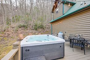 Tree-lined Cabin w/ Hot Tub & Deck in Bryson City