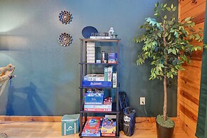 Tree-lined Cabin w/ Hot Tub & Deck in Bryson City