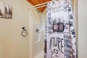 Tree-lined Cabin w/ Hot Tub & Deck in Bryson City