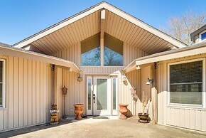 Fire Pit, Views: Lakefront Toledo Bend Retreat!