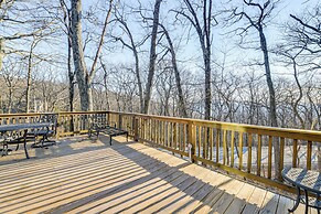Walk to Ski Slopes: Wintergreen Resort Treehouse