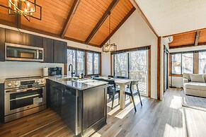 Walk to Ski Slopes: Wintergreen Resort Treehouse