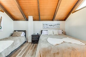 Walk to Ski Slopes: Wintergreen Resort Treehouse