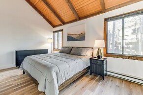 Walk to Ski Slopes: Wintergreen Resort Treehouse