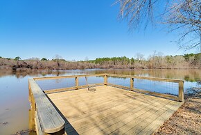 Boat Launch On-site: Lakefront Toledo Bend Getaway