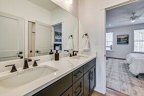 Nolin Lake Views: Spacious Home in Clarkson!