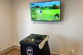 Nolin Lake Views: Spacious Home in Clarkson!