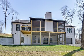 Nolin Lake Views: Spacious Home in Clarkson!