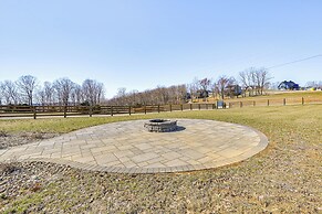 Nolin Lake Views: Spacious Home in Clarkson!