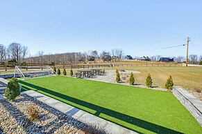 Nolin Lake Views: Spacious Home in Clarkson!