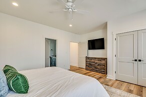 Nolin Lake Views: Spacious Home in Clarkson!